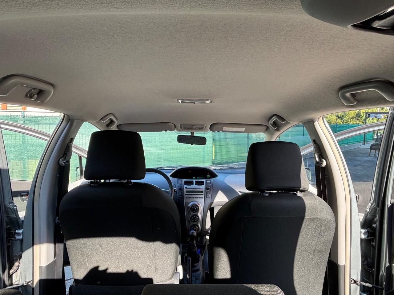 Toyota Yaris 1.0 5 porte Sol