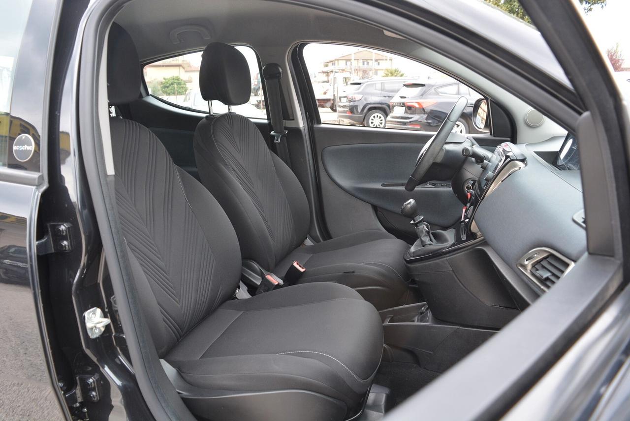 Lancia Ypsilon 1.0 FireFly 5 porte S&S Hybrid Ecochic Gold