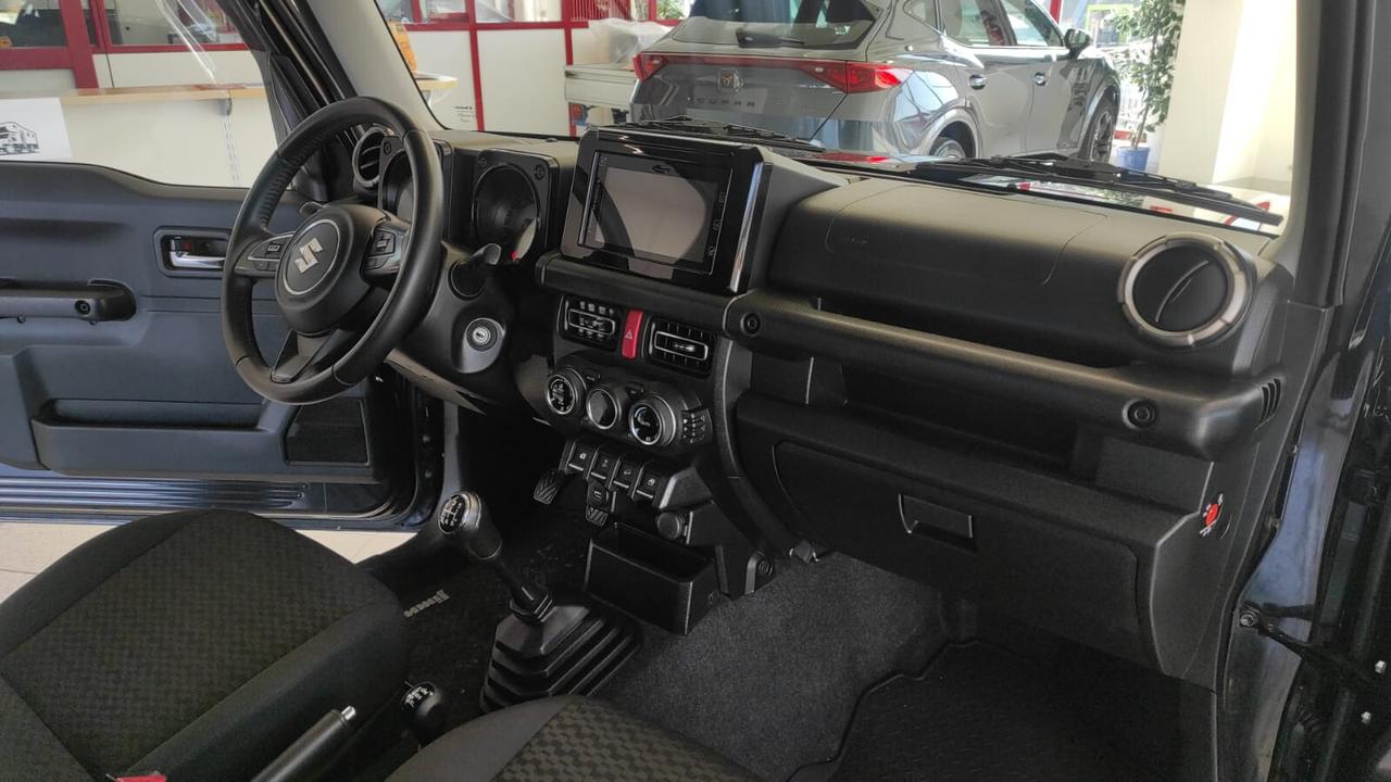 SUZUKI JIMNY 1.5 BENZINA 102CV 4 POSTI GANCIO TRAINO