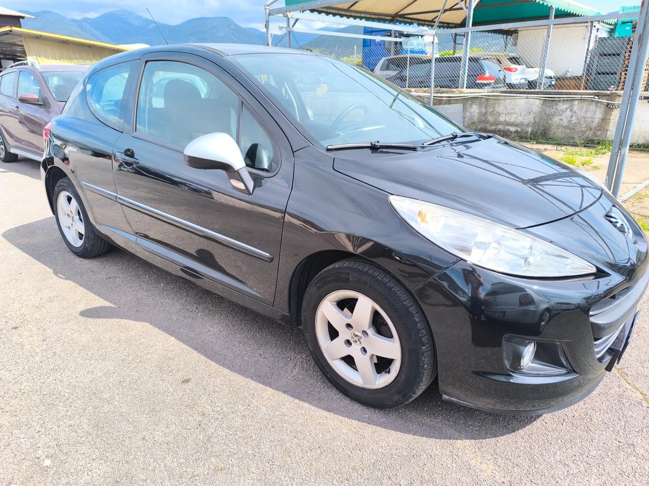 Peugeot 207 1.4 HDi 70CV 3p. Access