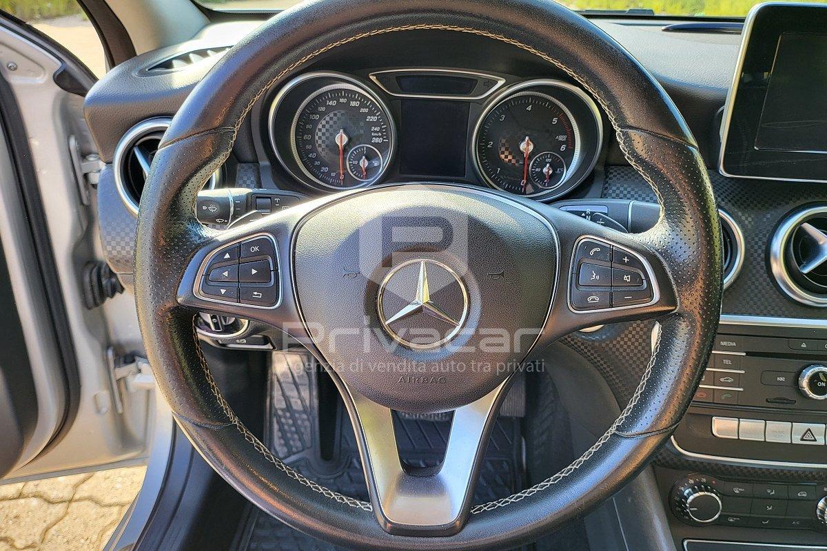 MERCEDES A 200 d Automatic Premium