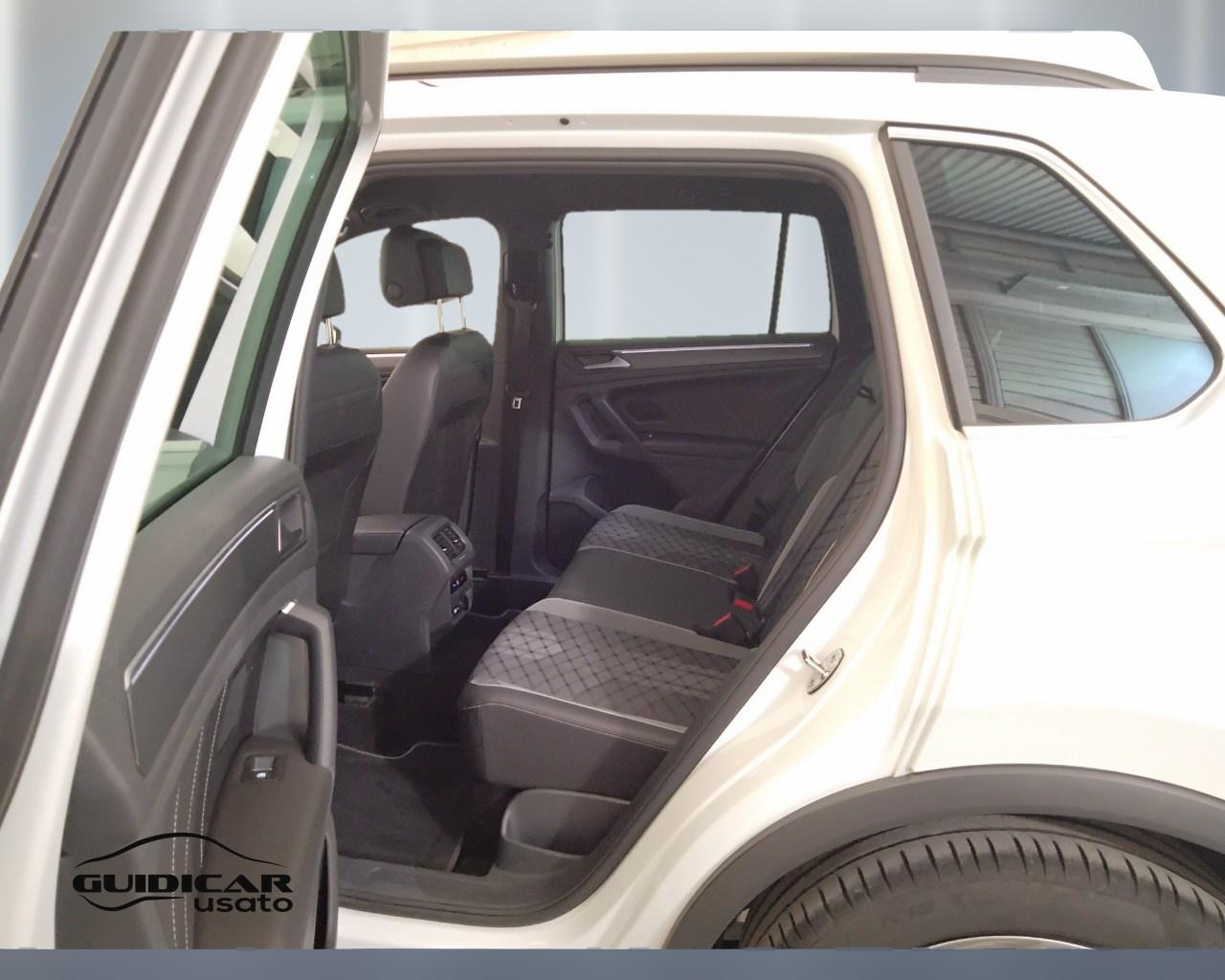 VOLKSWAGEN Tiguan II 2021 - Tiguan 2.0 tdi R-Line 150cv dsg