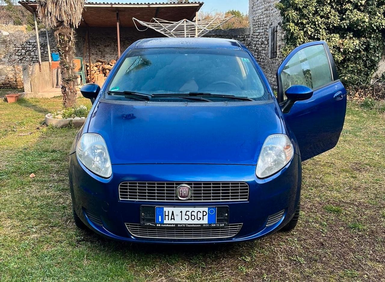 Fiat Grande Punto 1.4 benzina Neopatentati