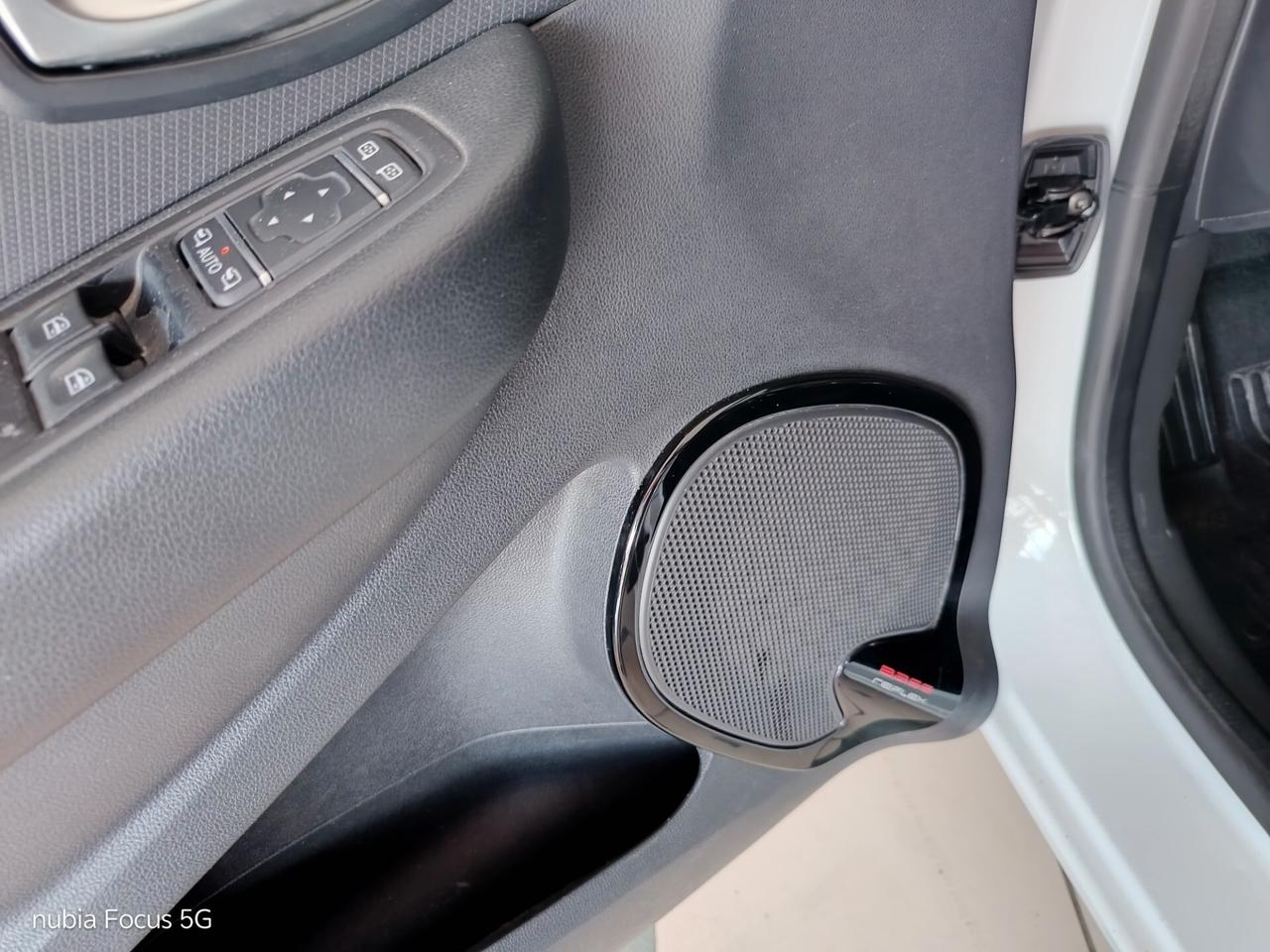Renault Clio dCi 8V 75 CV Start&Stop 5 porte Energy Duel2