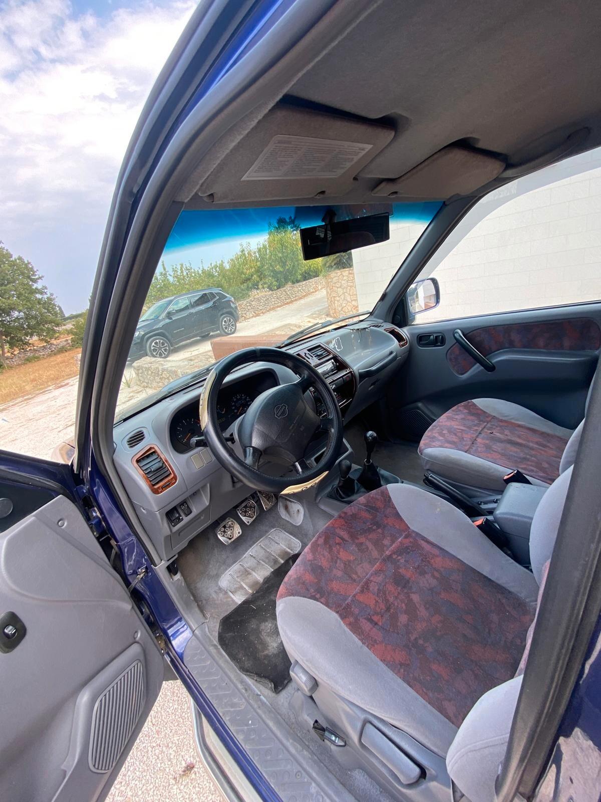 Nissan Terrano II