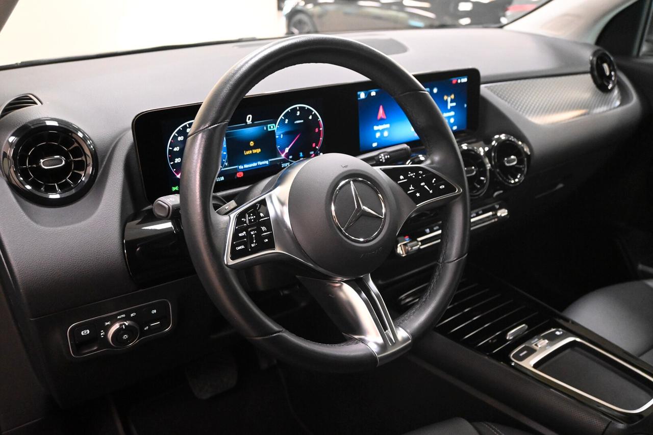 MERCEDES GLA (H247) GLA 180 d Automati...