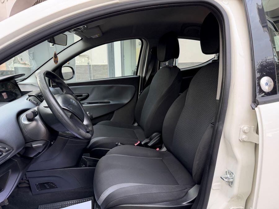 lancia ypsilon 1.2 gpl certificata uniproprietario