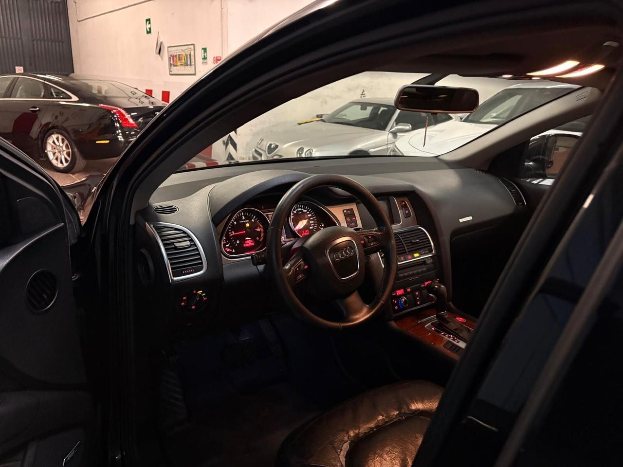 Audi Q7 3.0 V6 TDI 233CV quattro tiptronic