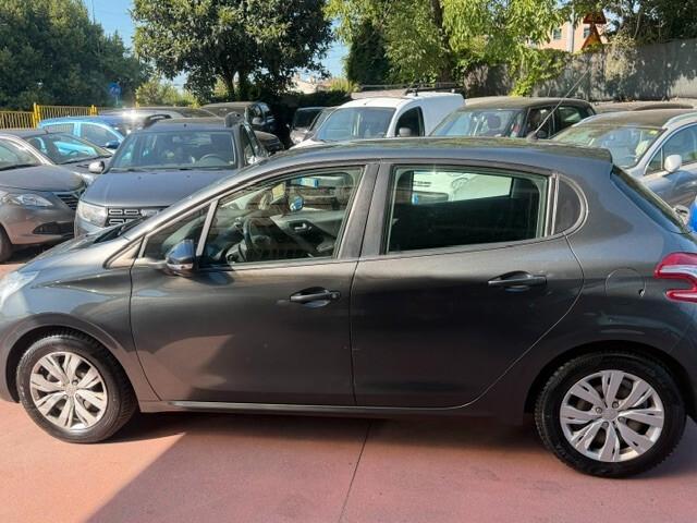 Peugeot 208 1.4 HDi 68 CV 5 porte Allure