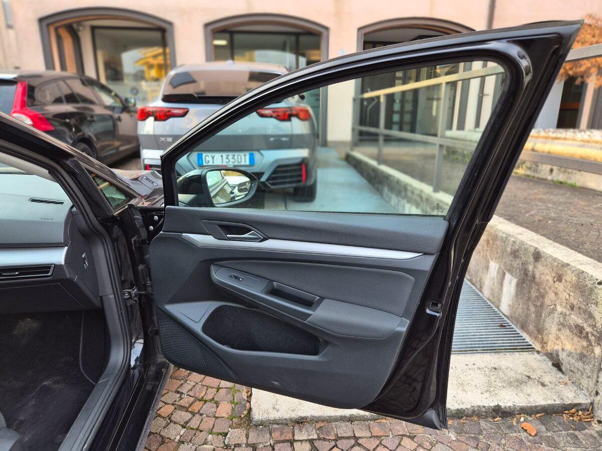 Volkswagen Golf 1.5 etsi evo Life 150cv dsg