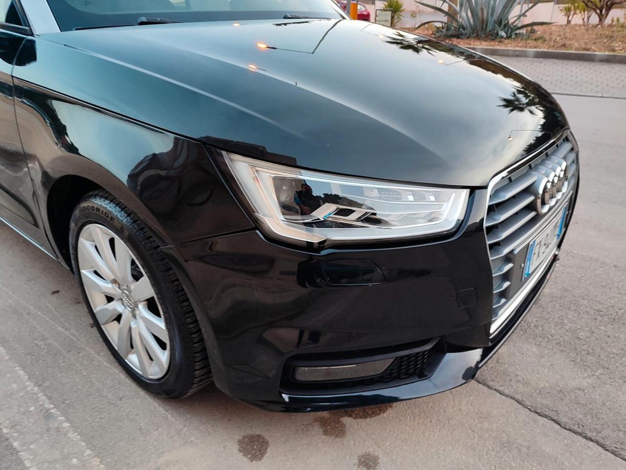 Audi A1 SPB 1.6 TDI 116 CV ( BICOLORE) SUPER PREZZO!!