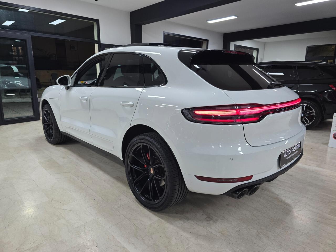 Porsche Macan 2.0 (Tetto-cerchi 21)