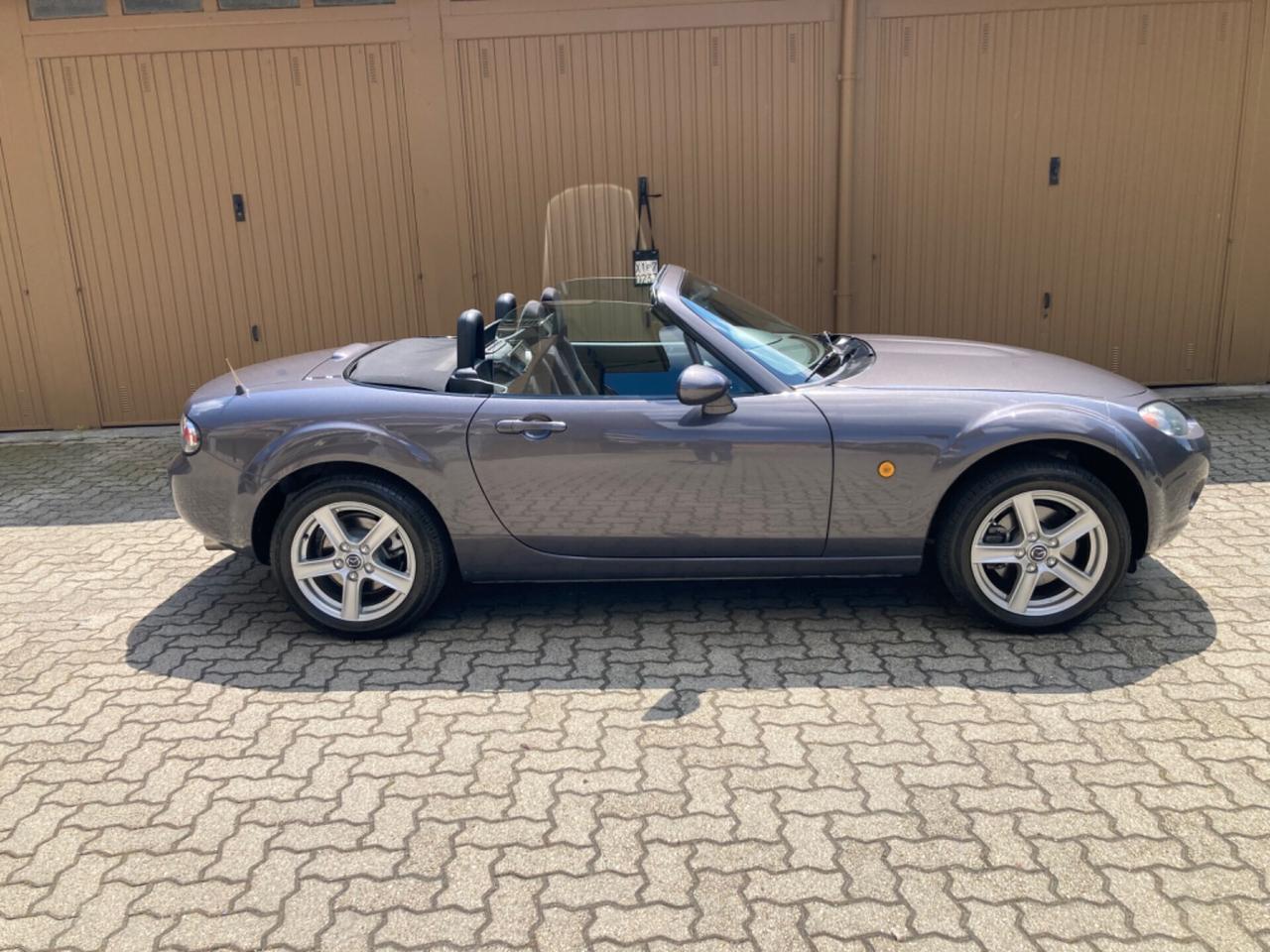 Mazda MX-5 Roadster Coupé 1.8L Fire