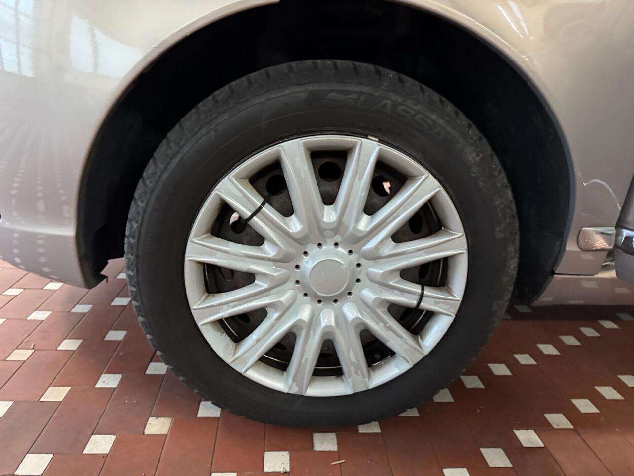 Lancia Ypsilon 1.2 Versus - IDEALE PER NEOPATENTATI