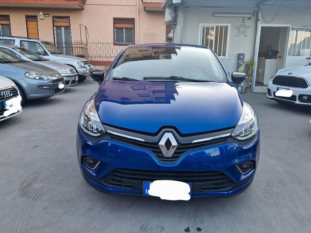 Renault Clio dCi 8V 75 CV 5 porte Moschino Life