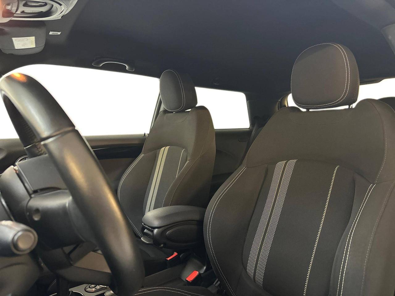 MINI Cooper SE Essential