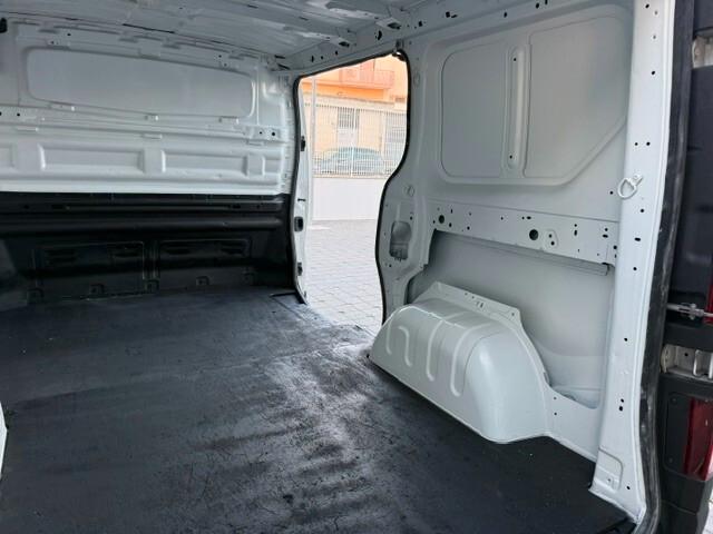 Renault Trafic 2.0 dCi 120 cv P.c T.n Ice 2021