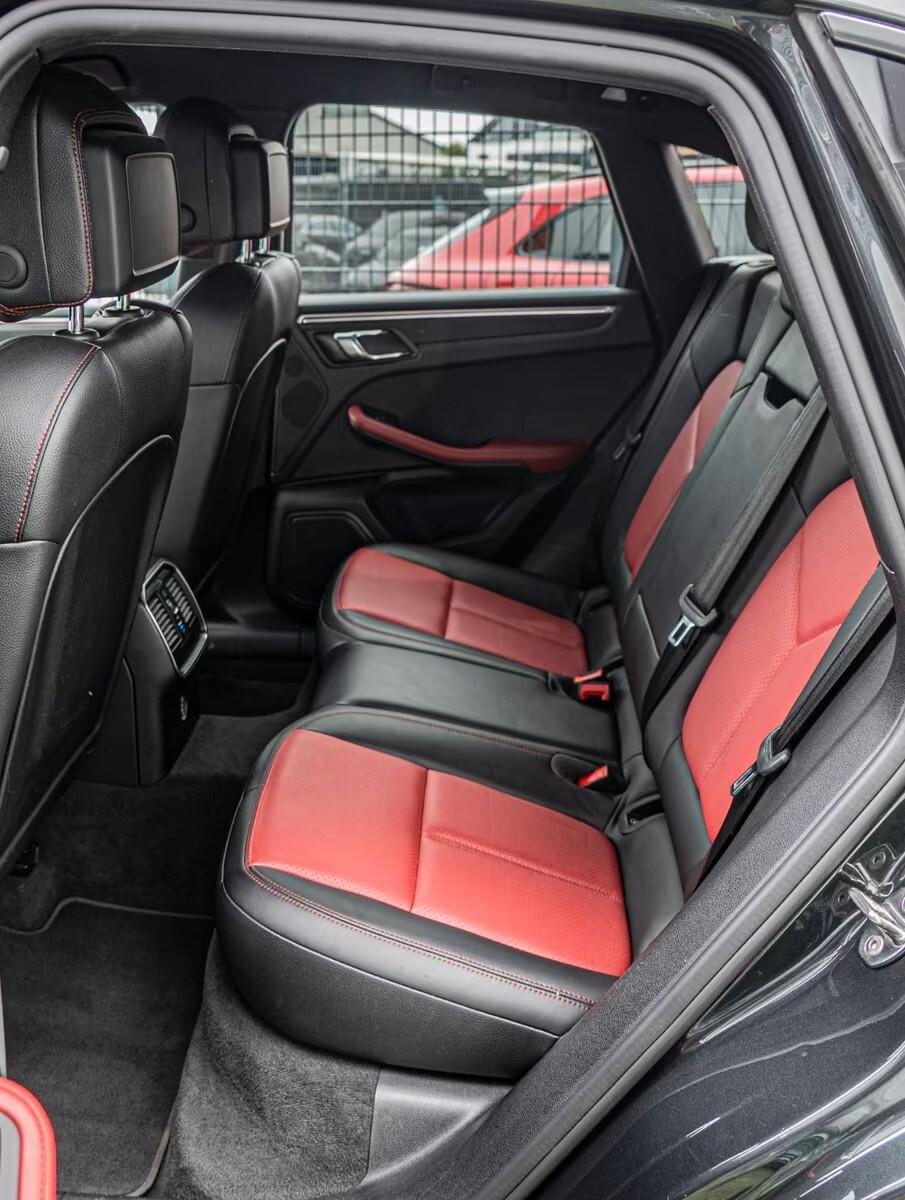 Porsche Macan 2.0T- 21 "-PASM-MATRIX-PELLE