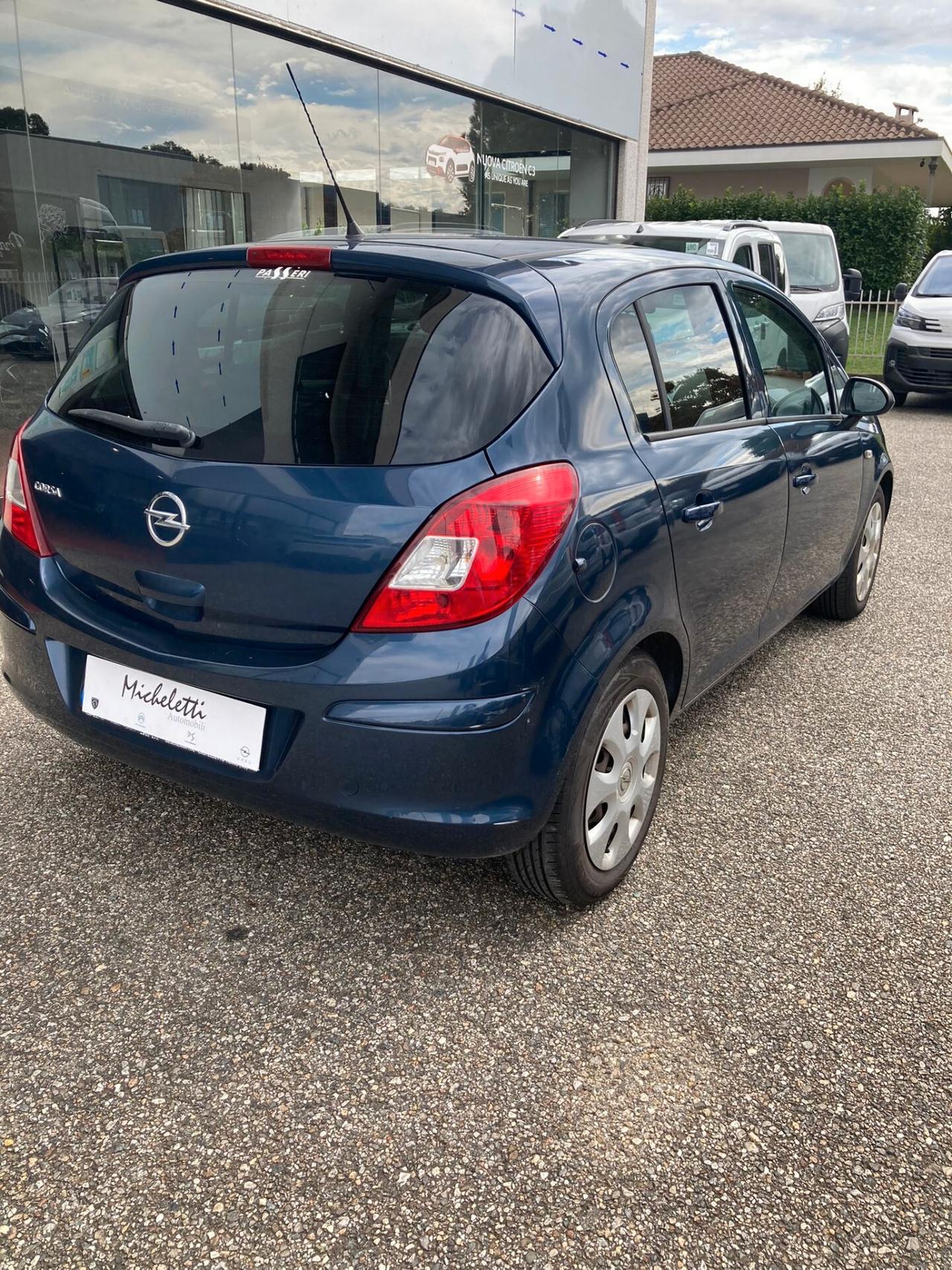 Opel Corsa 1.2 5 porte Cosmo