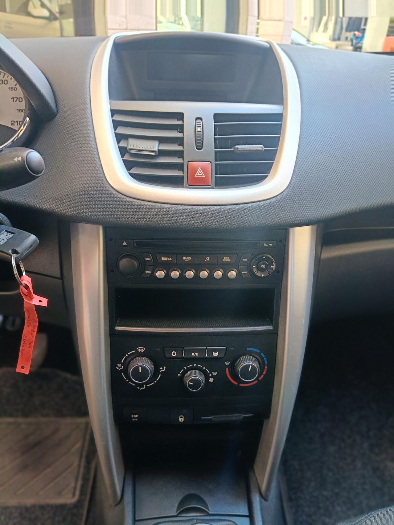 PEUGEOT 207 1.4 DIESEL 70CV-NEOPATENTATI-Euro 4790