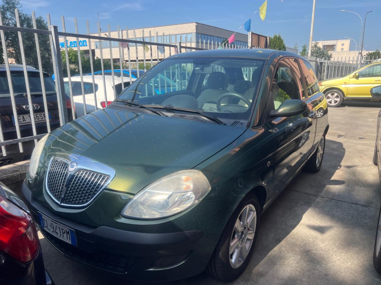 Lancia Ypsilon 1.2 16V Oro