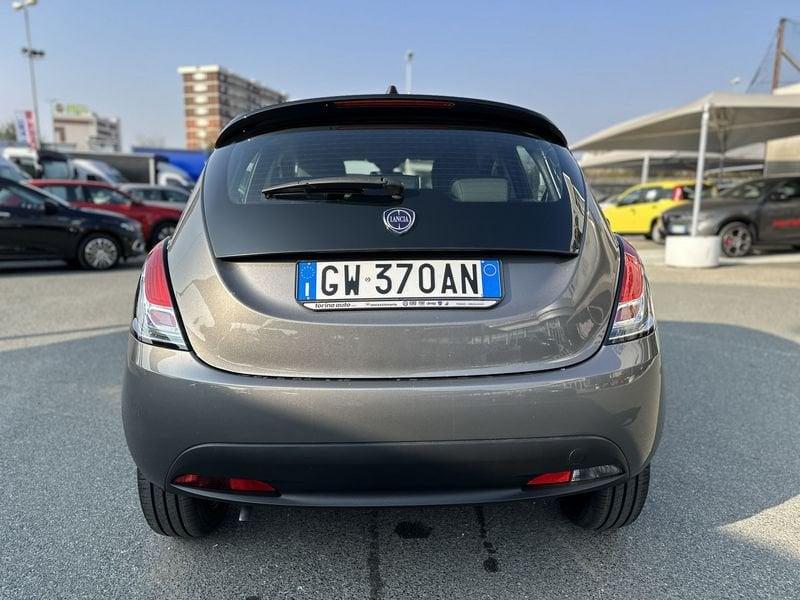 Lancia Ypsilon 1.0 FireFly 5 porte S&S Hybrid Oro