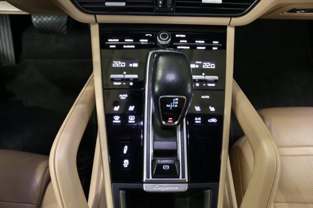 PORSCHE Cayenne 3.0 V6