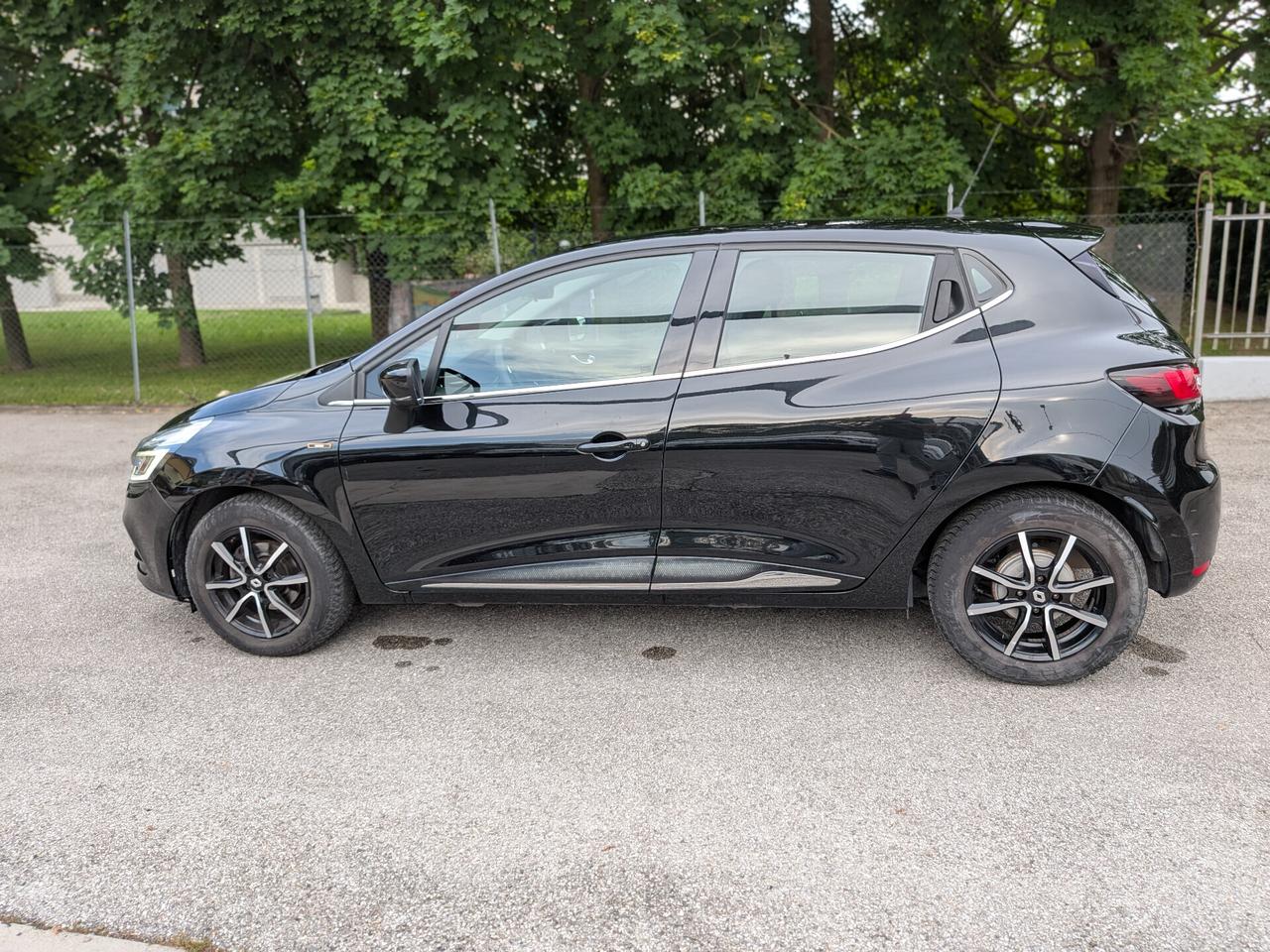 Renault Clio Moschino TCe 5 porte adatta a neopatentati