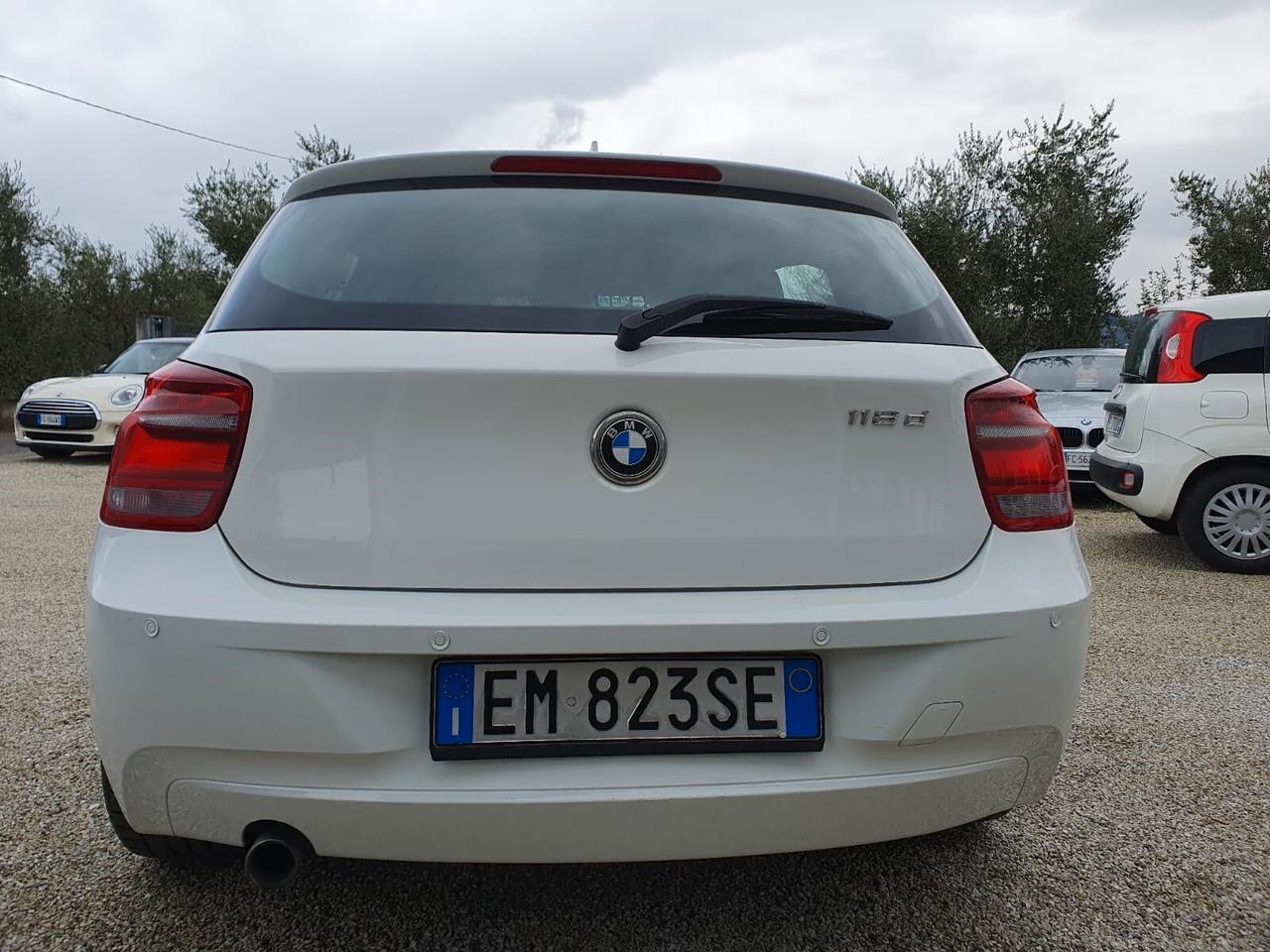 Bmw 118d 5p. Unique