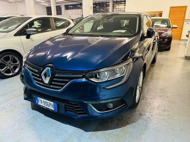 Renault Megane Blue dCi 115 CV Duel2