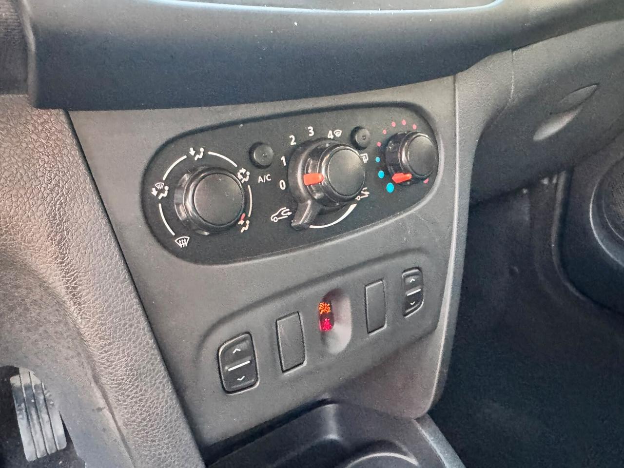 Dacia Sandero 1.2 75CV