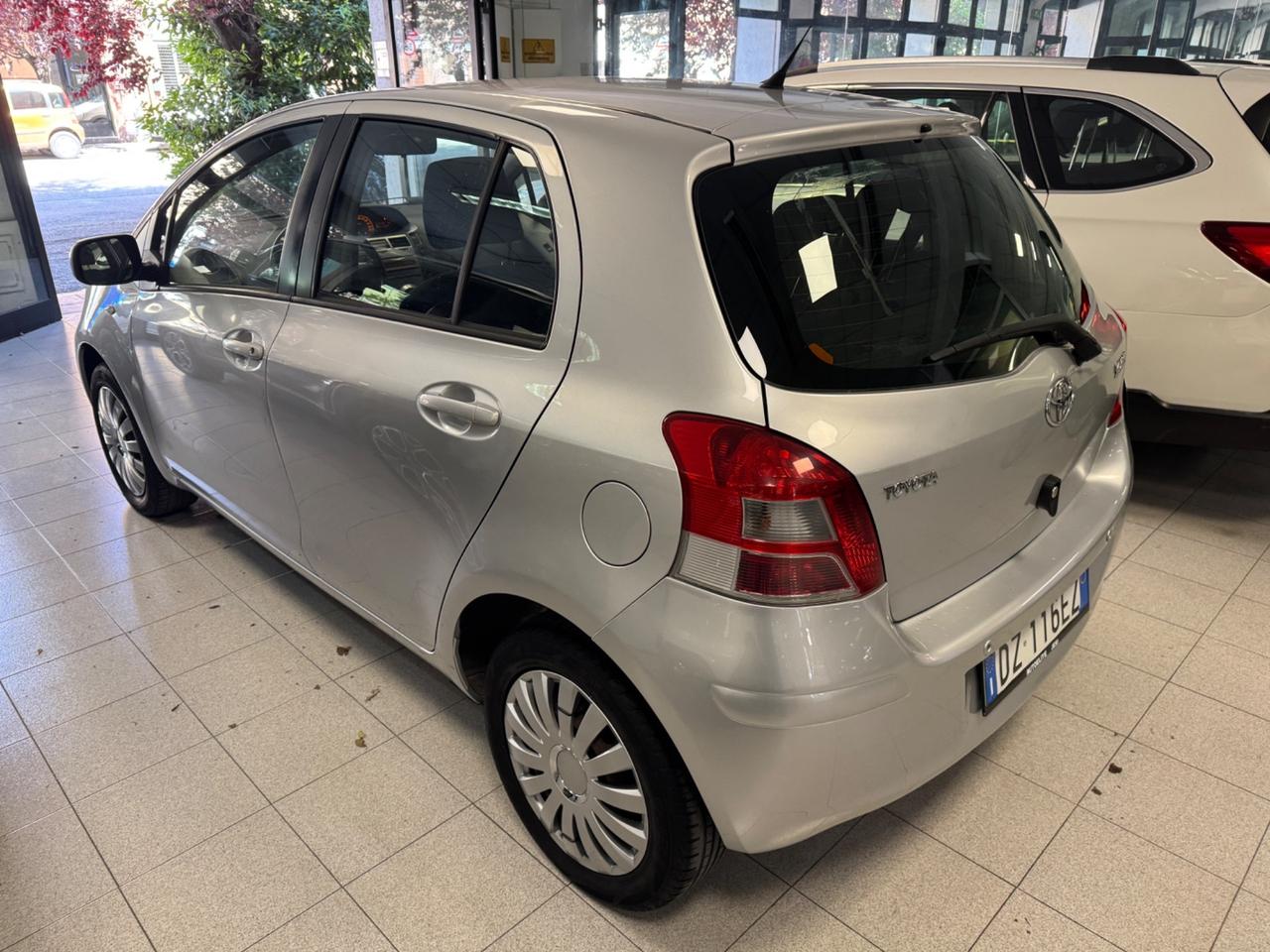 Toyota Yaris 1.0 5 porte Sol