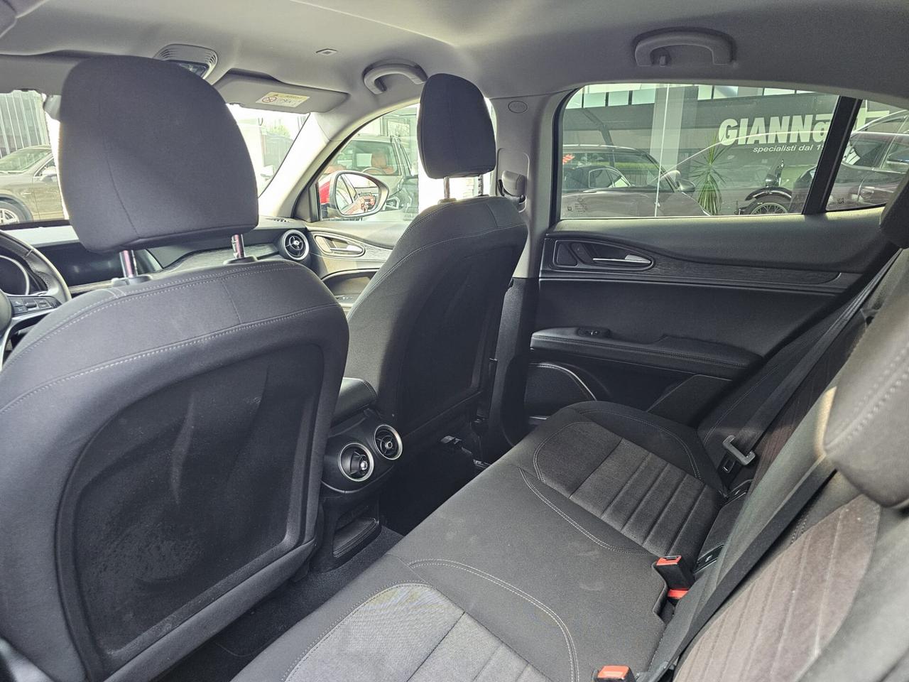 Alfa Romeo Stelvio 2.2 Turbodiesel 160 CV AT8 RWD