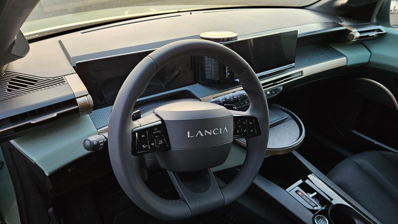 Lancia Ypsilon Hybrid e-DCT