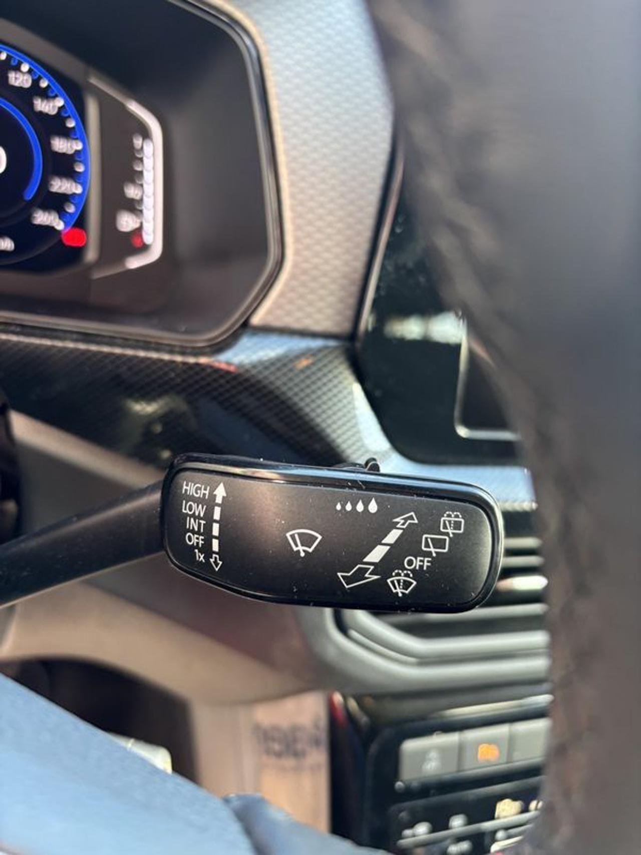 Volkswagen T-Cross 1.0 TSI 115 CV Life LED-APP CONNECT-17"