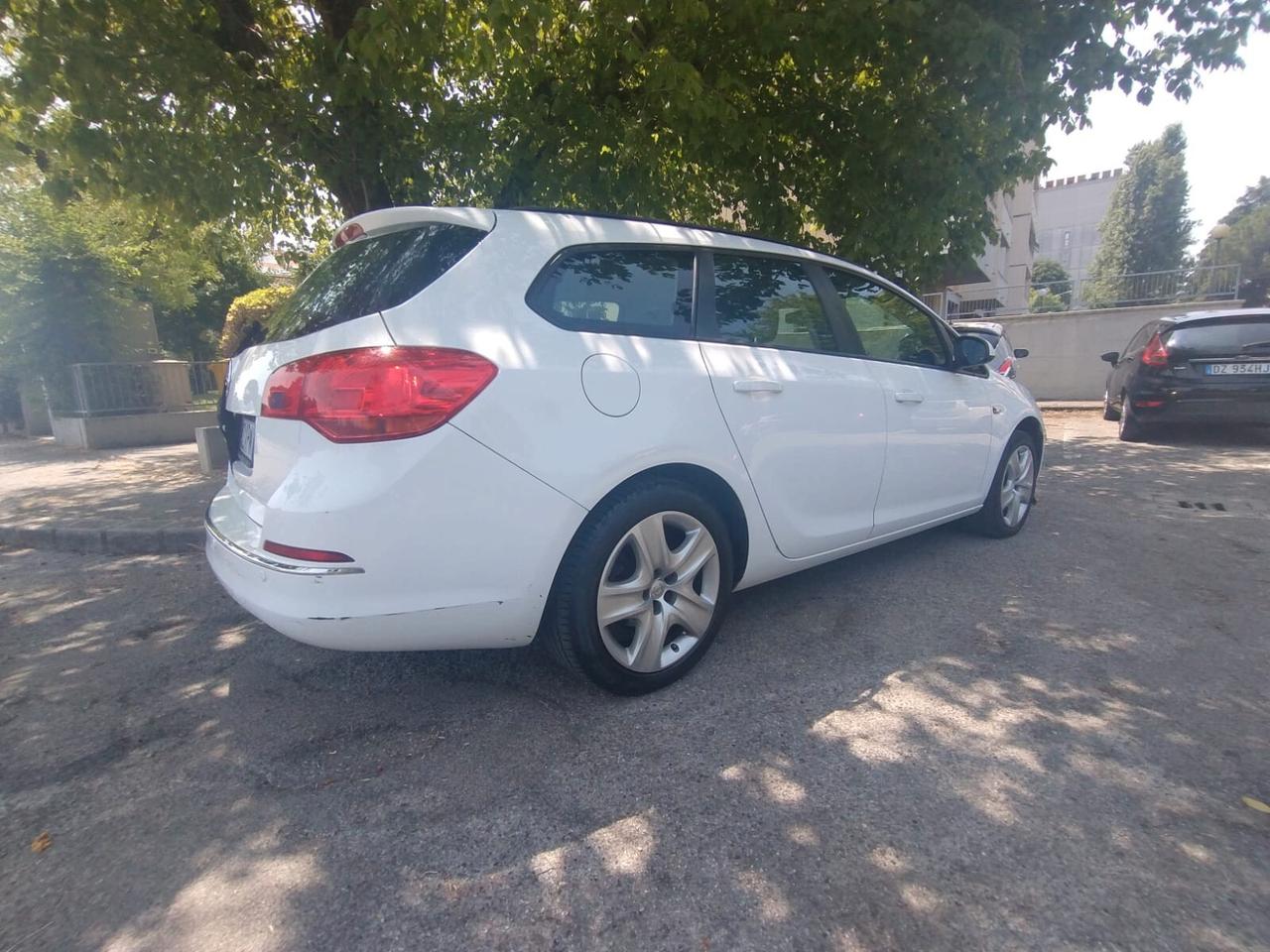 Opel Astra 1.4 Turbo 140CV Sports Tourer GPL Tech Cosmo