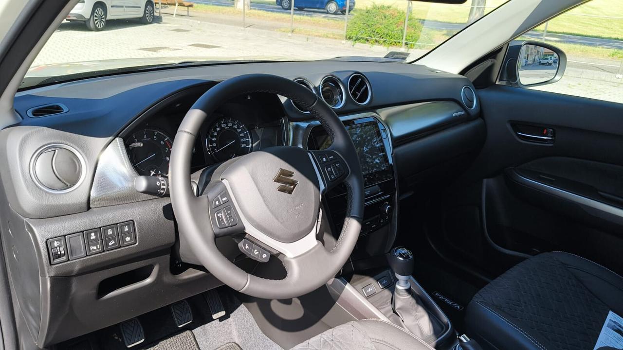 SUZUKI VITARA 1.4 IBRIDA ALLGRIP 4X4 MANUALE BICOLORE