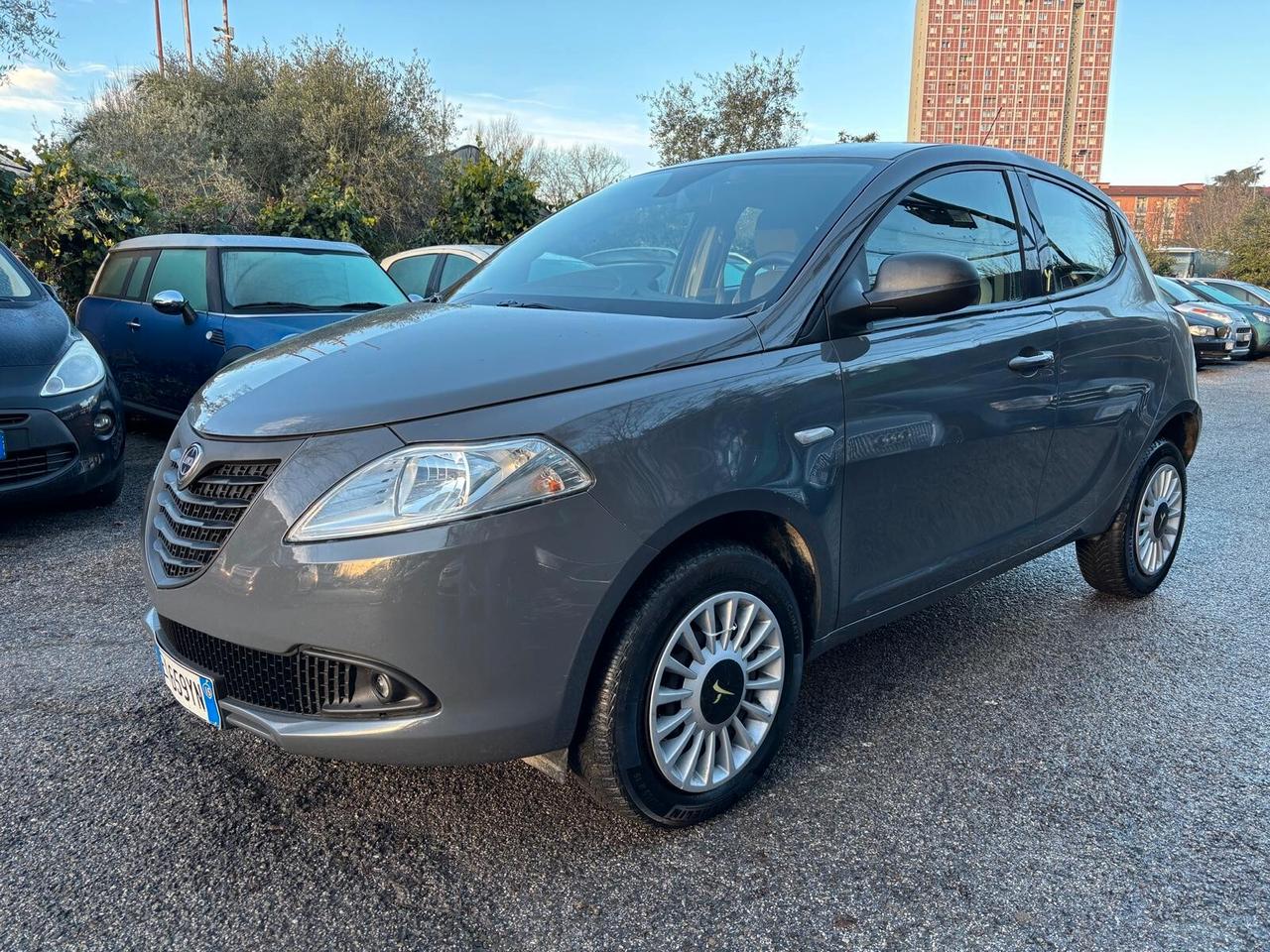 Lancia Ypsilon 0.9 TwinAir 5 porte OK Neopatentati