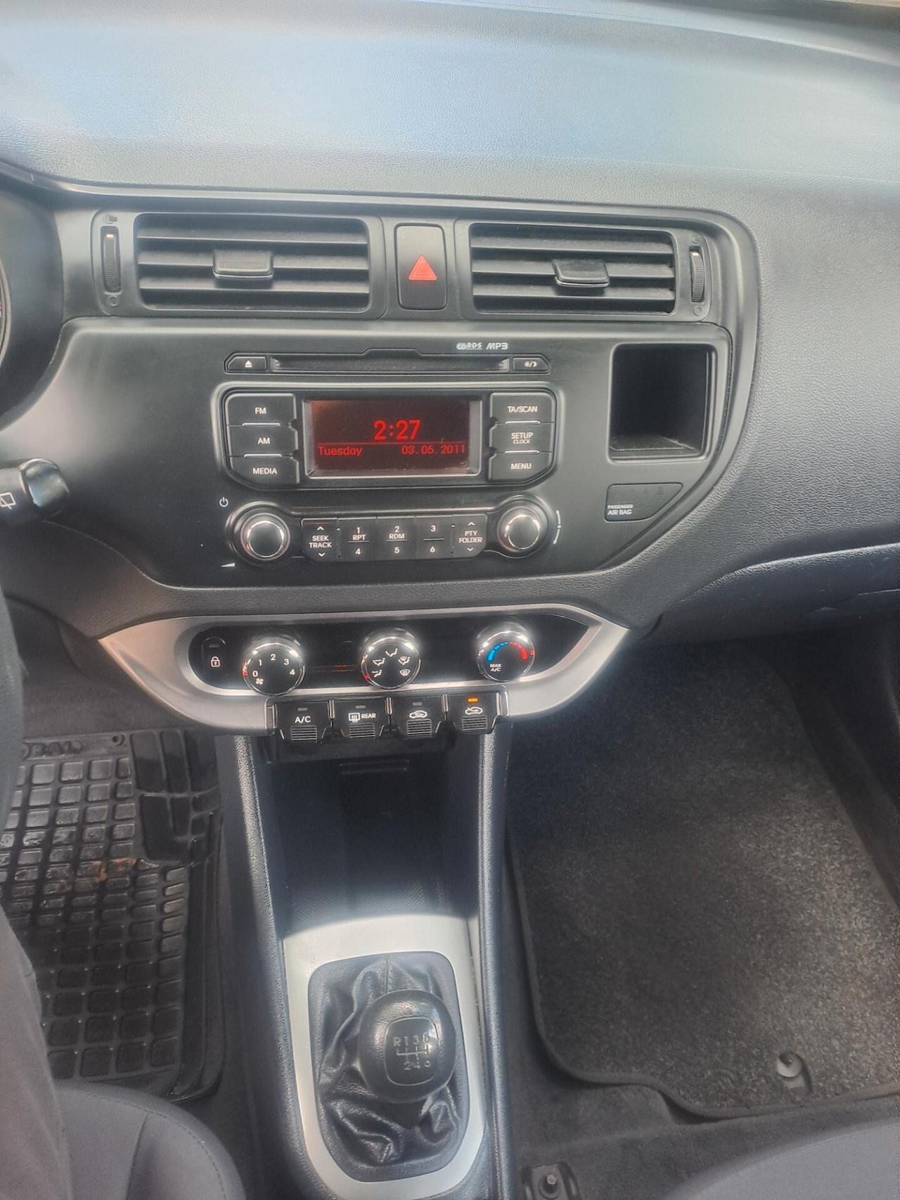 Kia Rio 1.1 CRDi WGT 5p. EX km 130mila