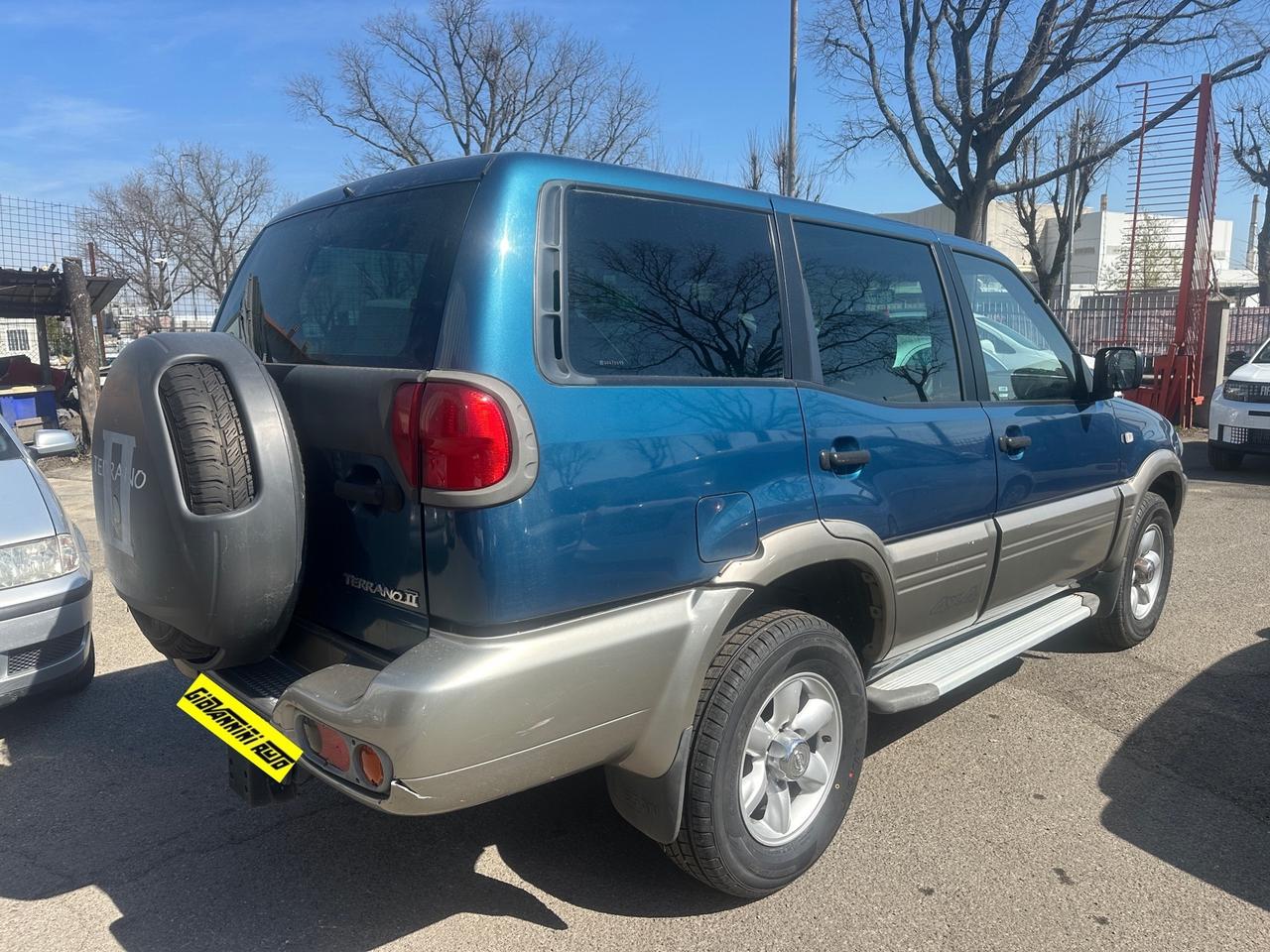 Nissan Terrano II 2.7 Tdi 5 porte - 7 Posti