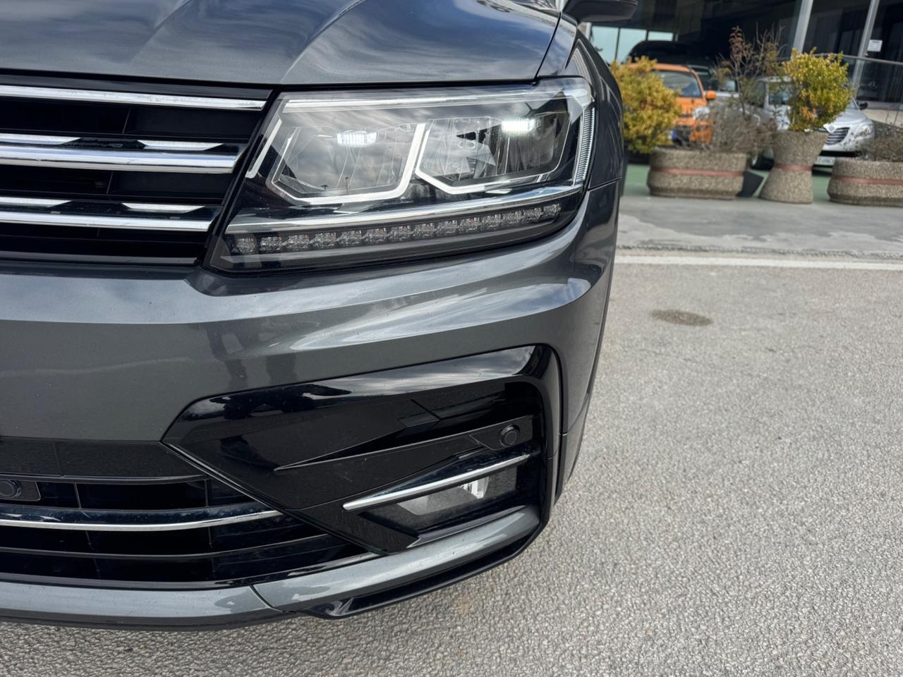 Volkswagen Tiguan 2.0 TDI R-LINE DSG