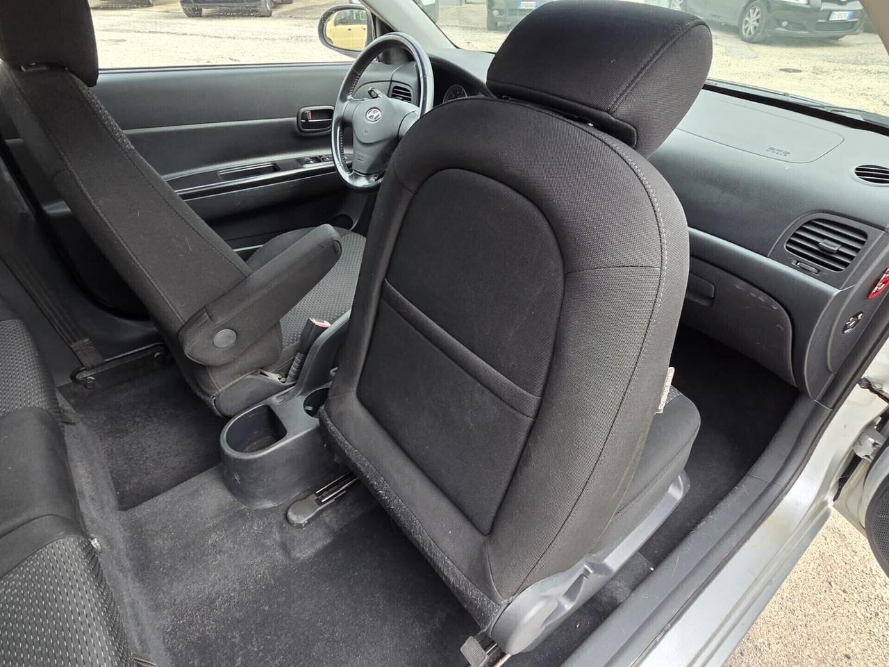 Hyundai Accent 1.4 DYNAMIC METANO -soli km 65.000-
