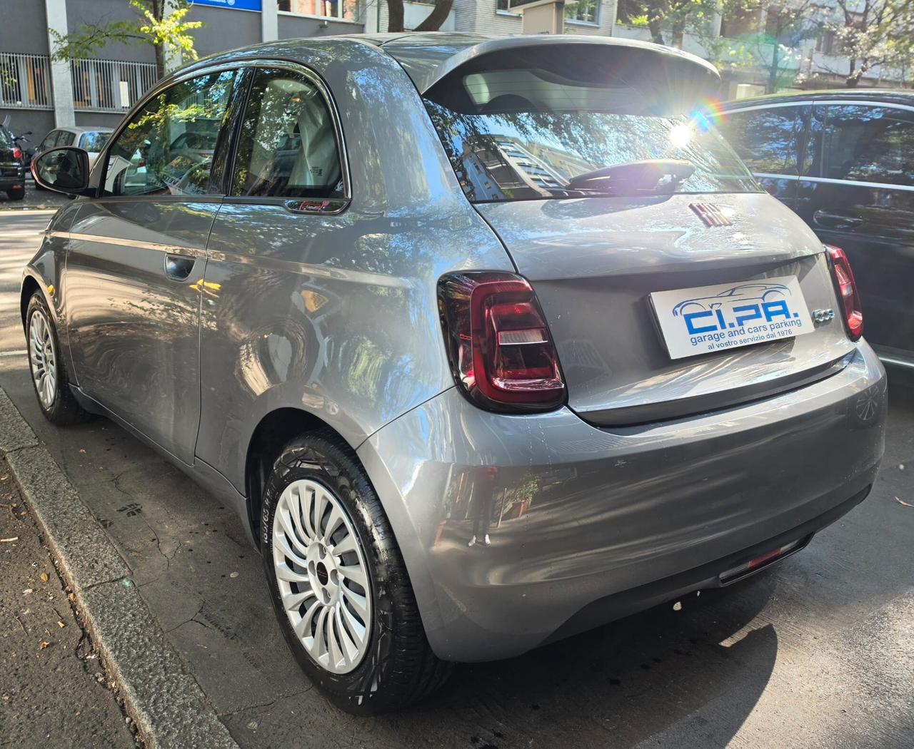 Fiat 500 500e Berlina 23,8 kWh Red