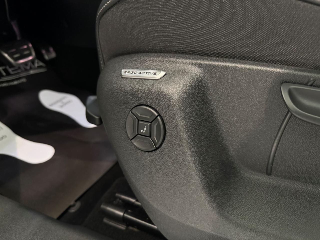 VOLKSWAGEN Tiguan III 2024 1.5 etsi R-Line 150cv dsg - SED. MASSAGGIANTI!