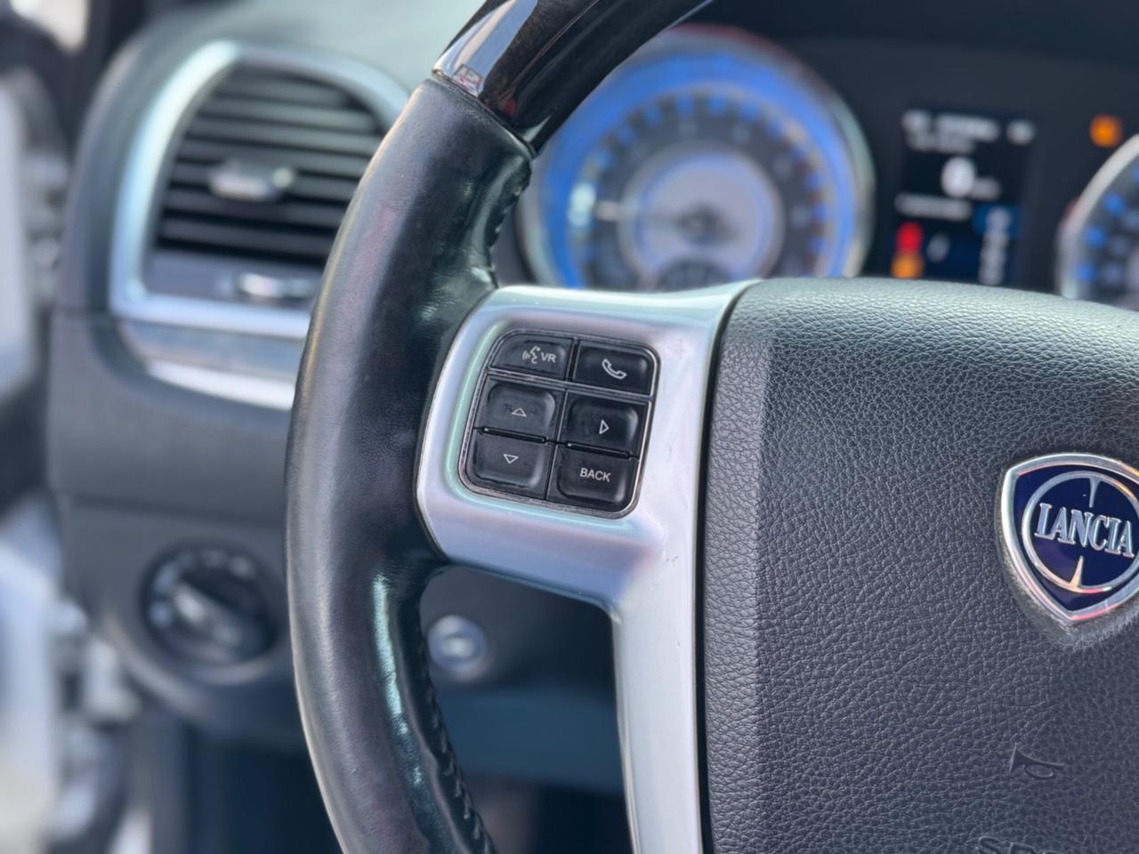 LANCIA THEMA 3.0 MJT II 240 CV PLATINUM EDITION