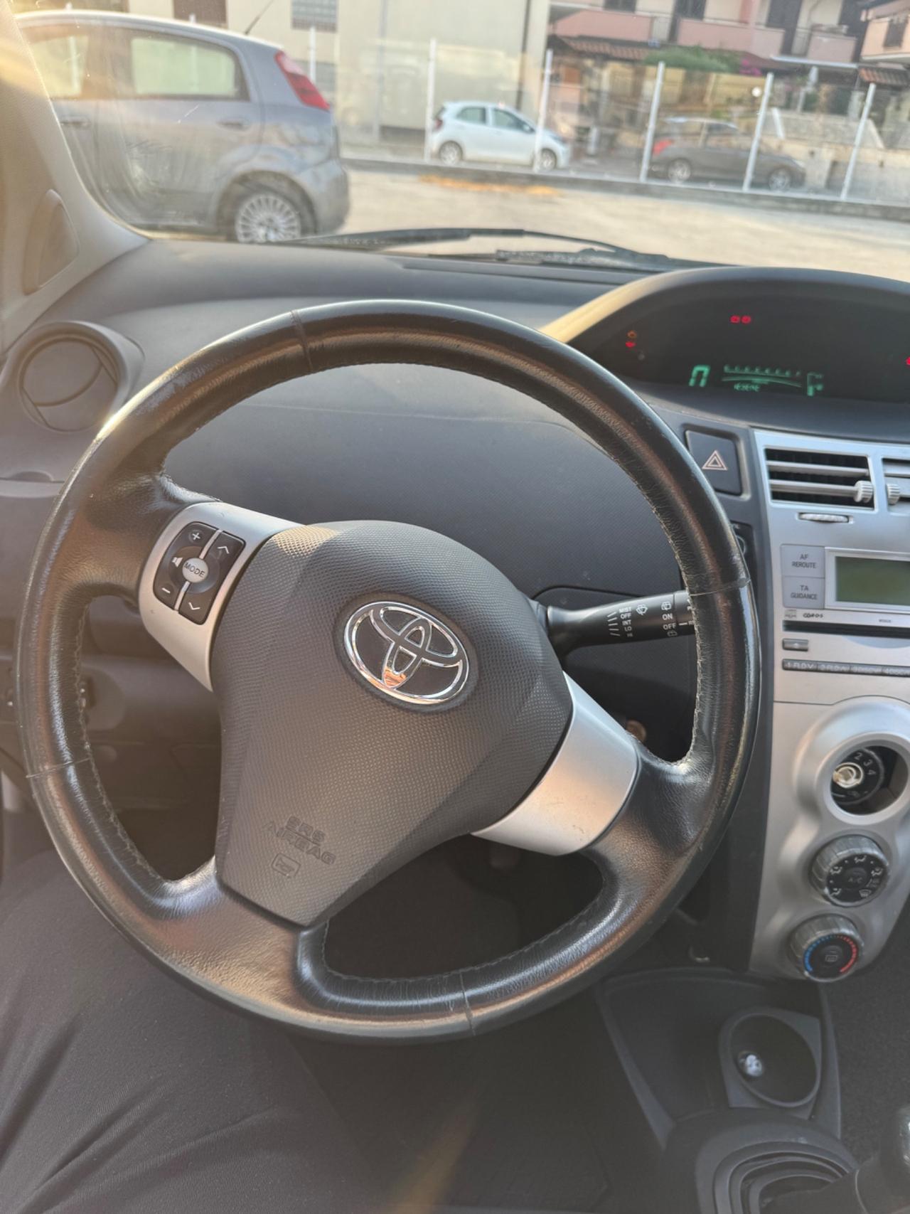 Toyota Yaris 1.3 5 porte