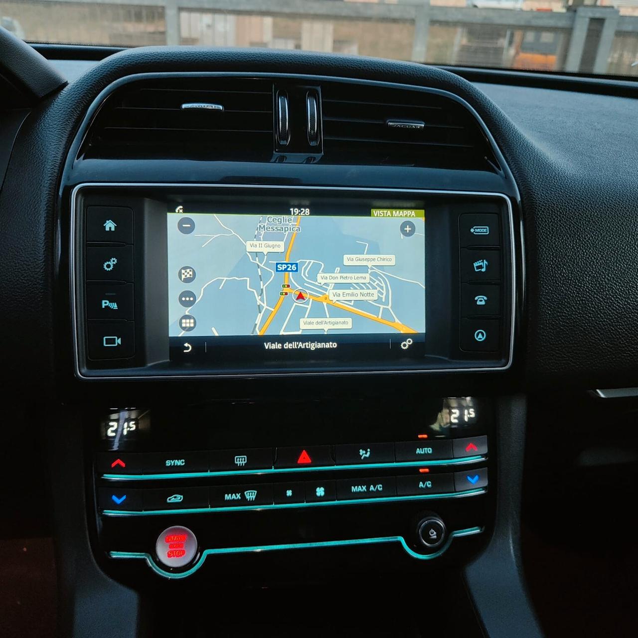 Jaguar F-Pace 2.0 D 180 CV AWD aut. Prestige