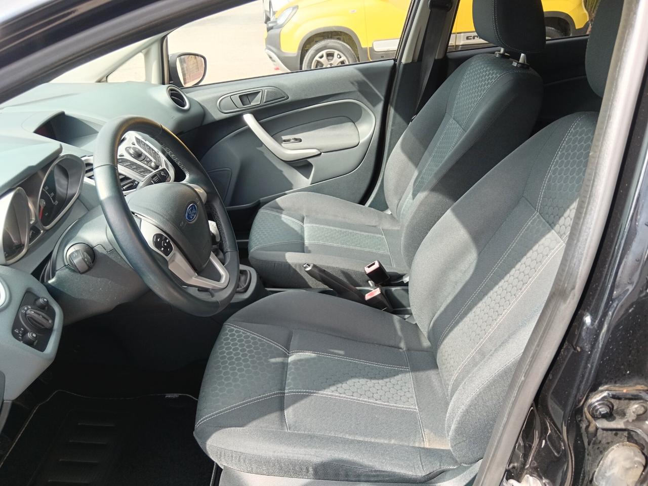 Ford Fiesta 1.4 TDCI 68CV TITANIUM NUOVISSIMA