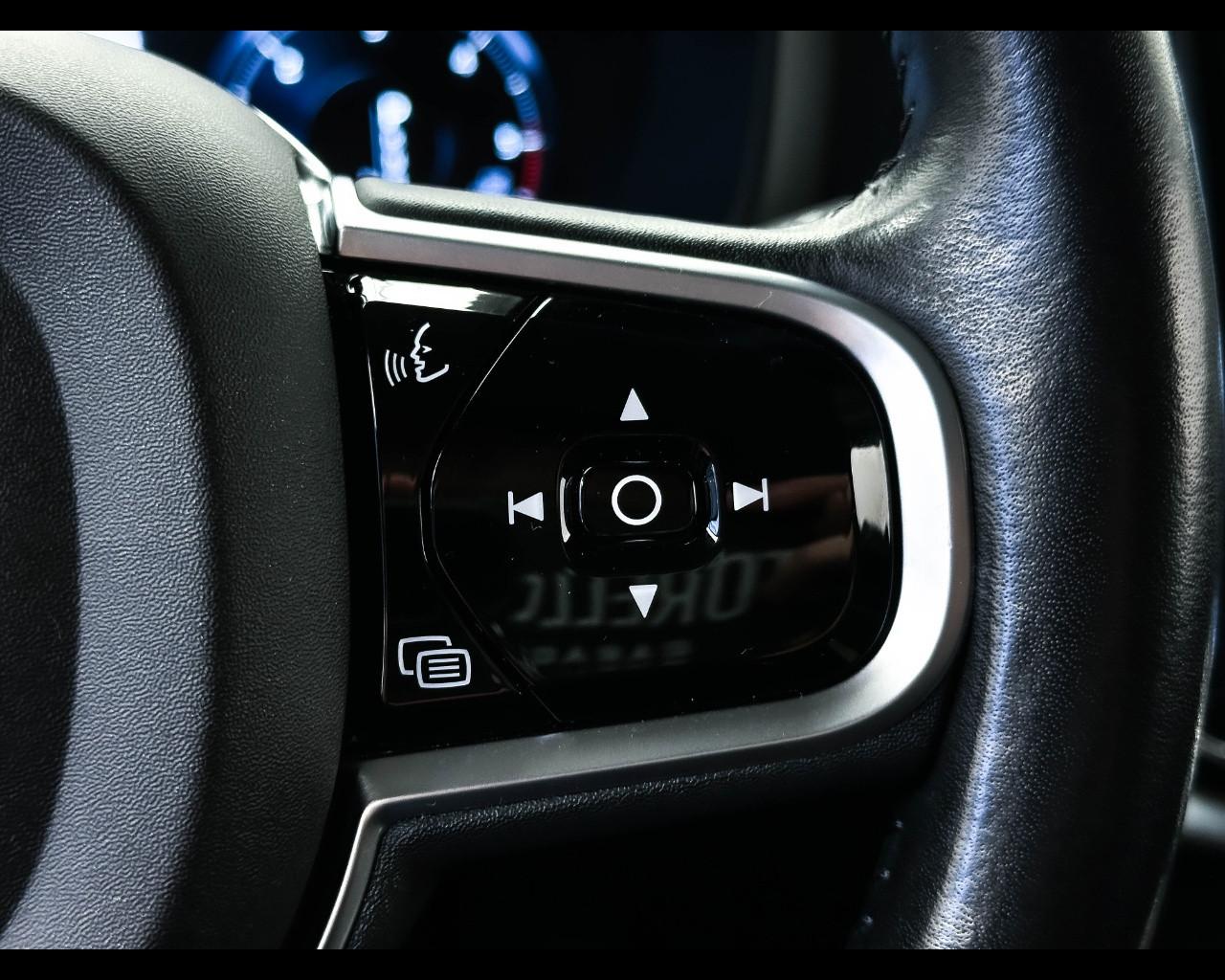 VOLVO V60 (2018-->) - V60 D4 Geartronic Inscription