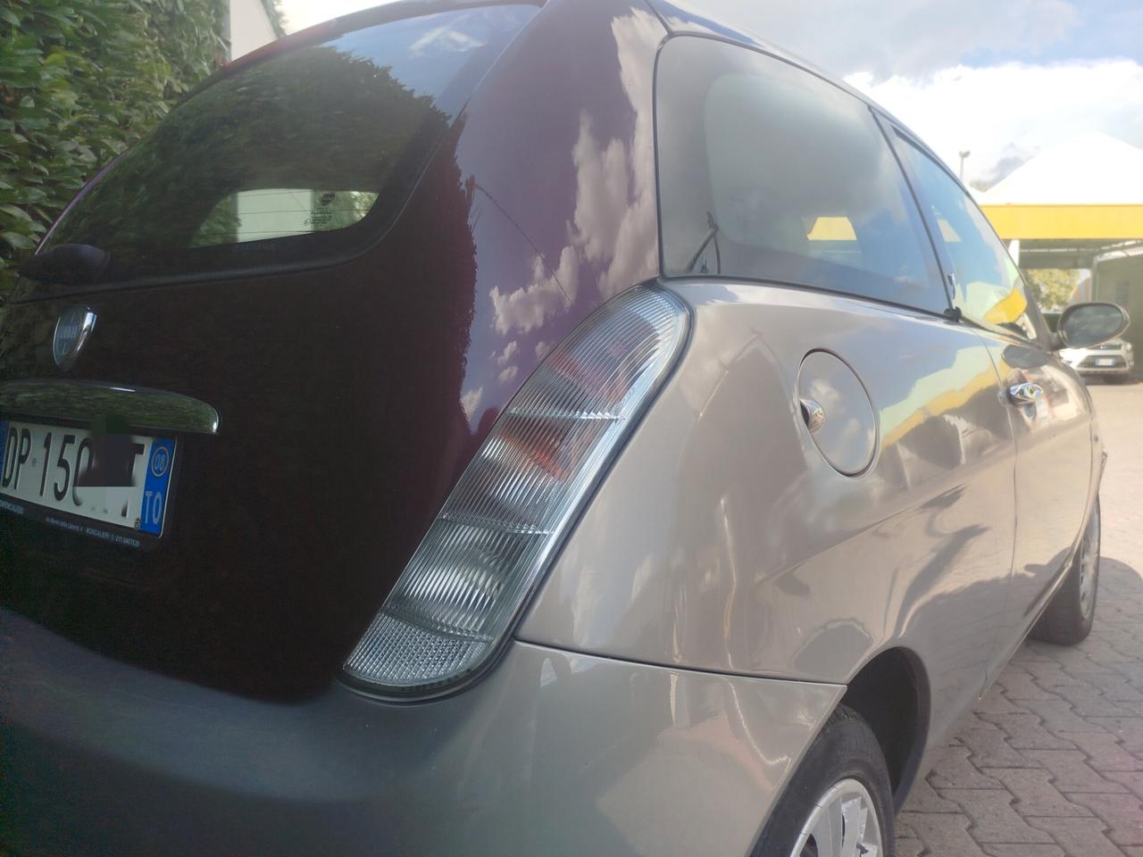 Lancia Ypsilon 1.4 16V MomoDesign